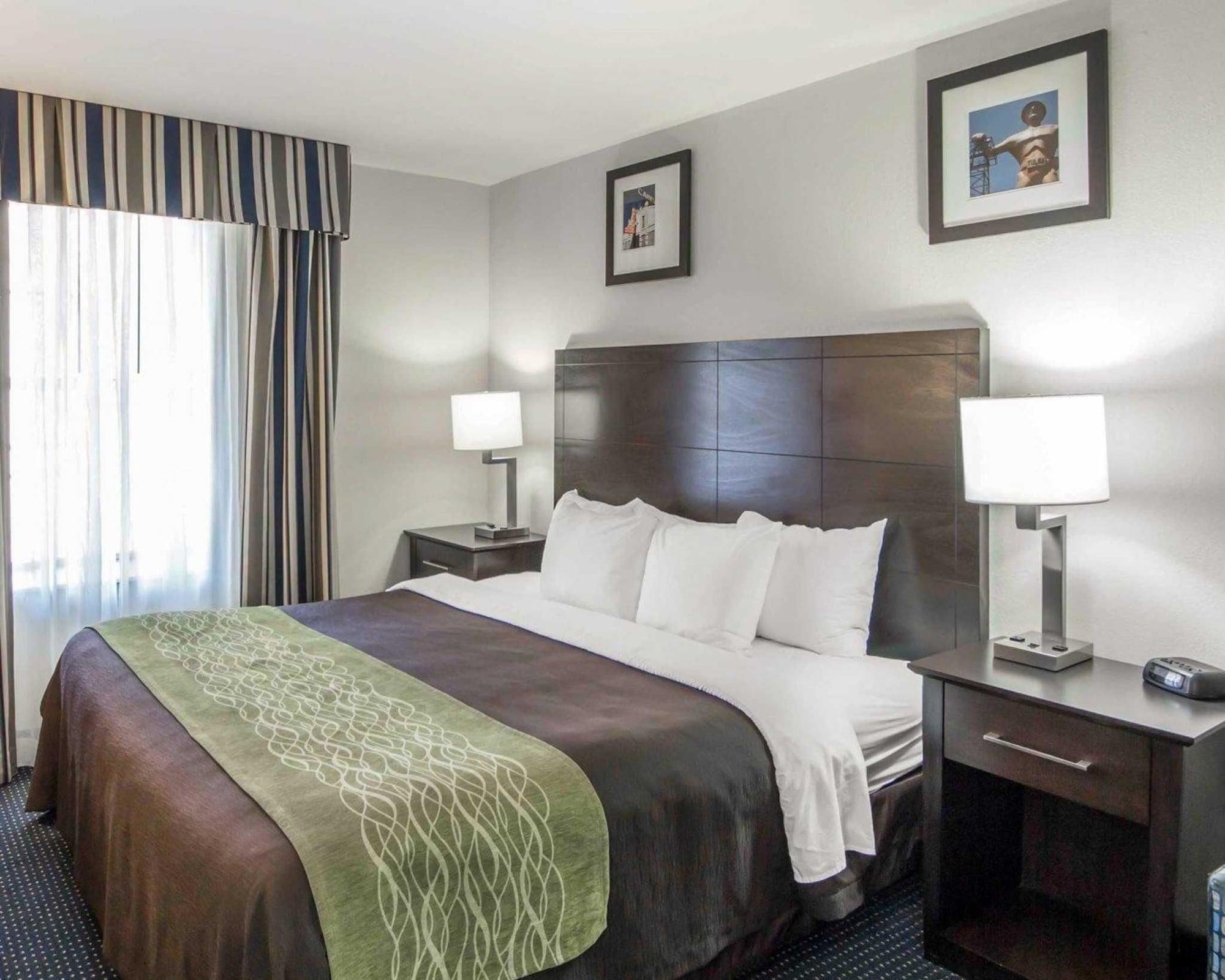 Quality Inn Tulsa-Downtown West Экстерьер фото