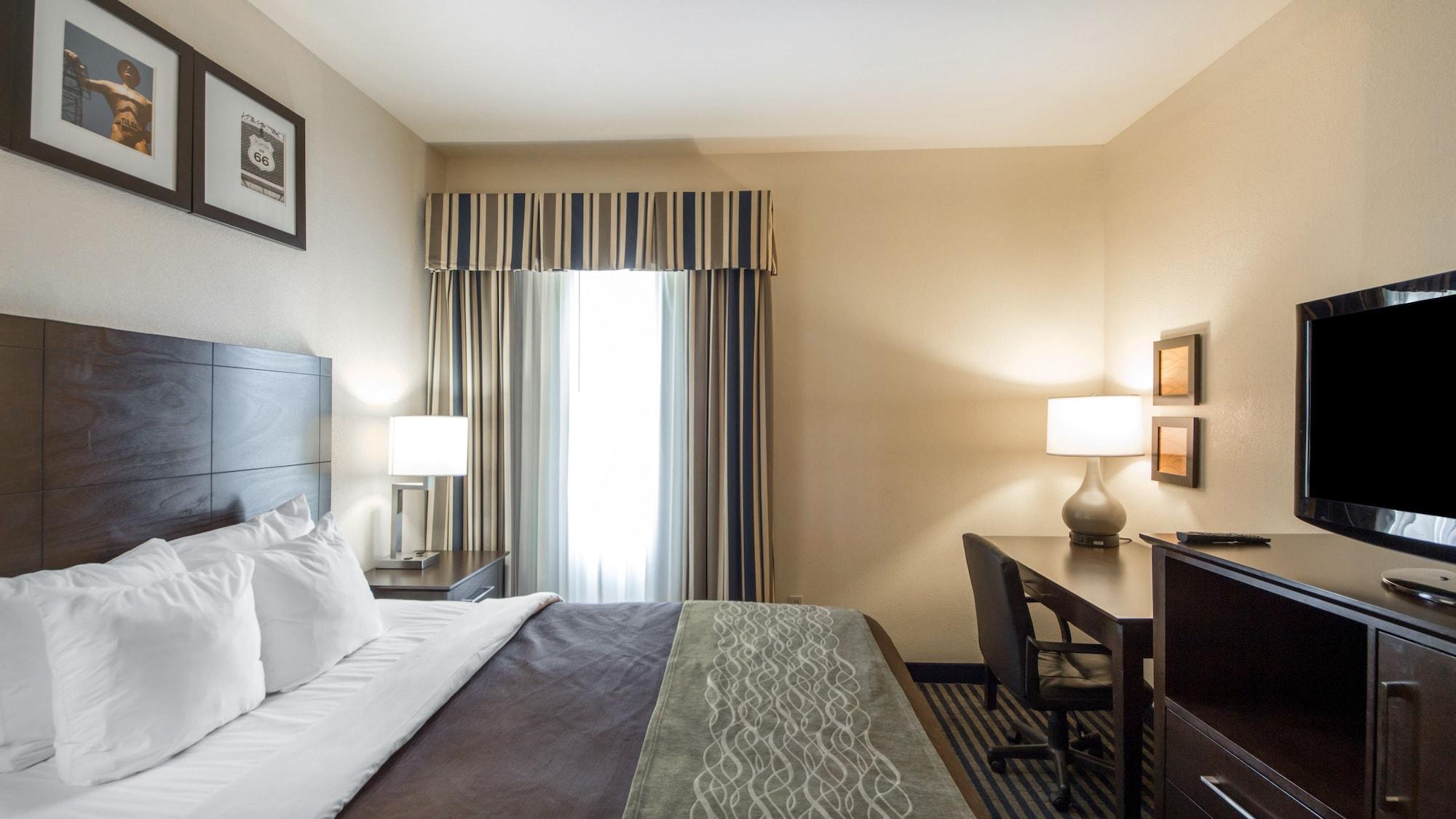 Quality Inn Tulsa-Downtown West Экстерьер фото