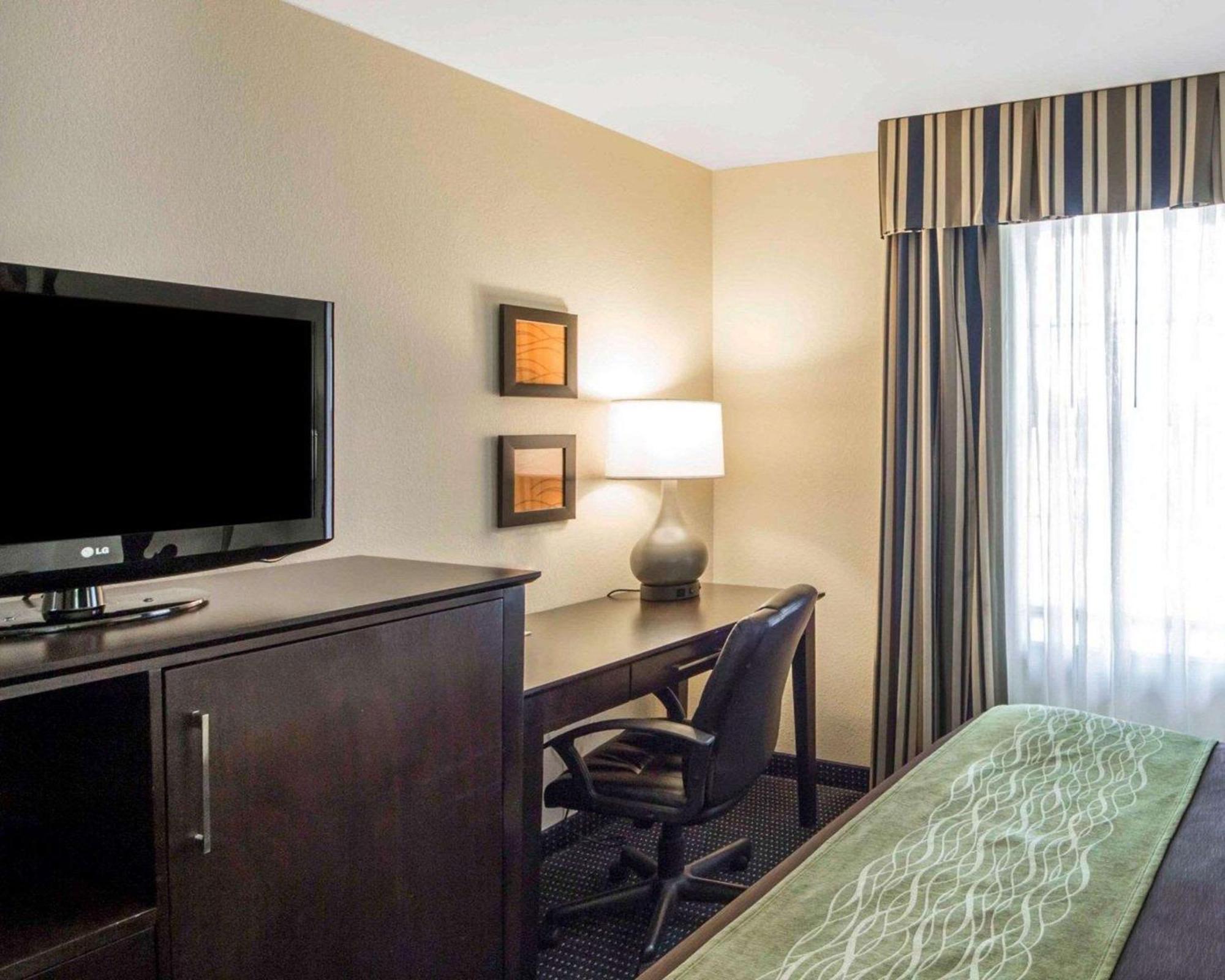 Quality Inn Tulsa-Downtown West Экстерьер фото