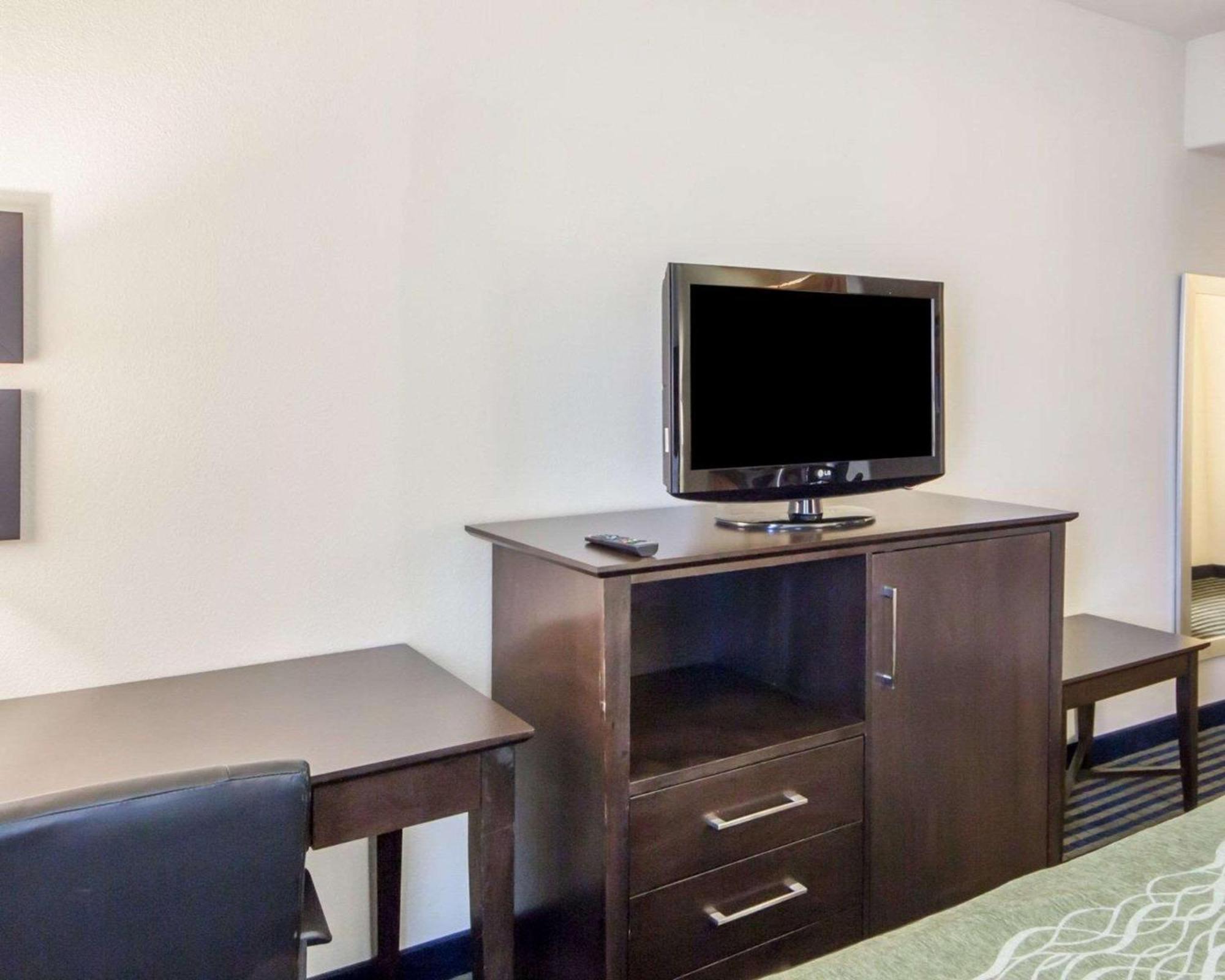 Quality Inn Tulsa-Downtown West Экстерьер фото