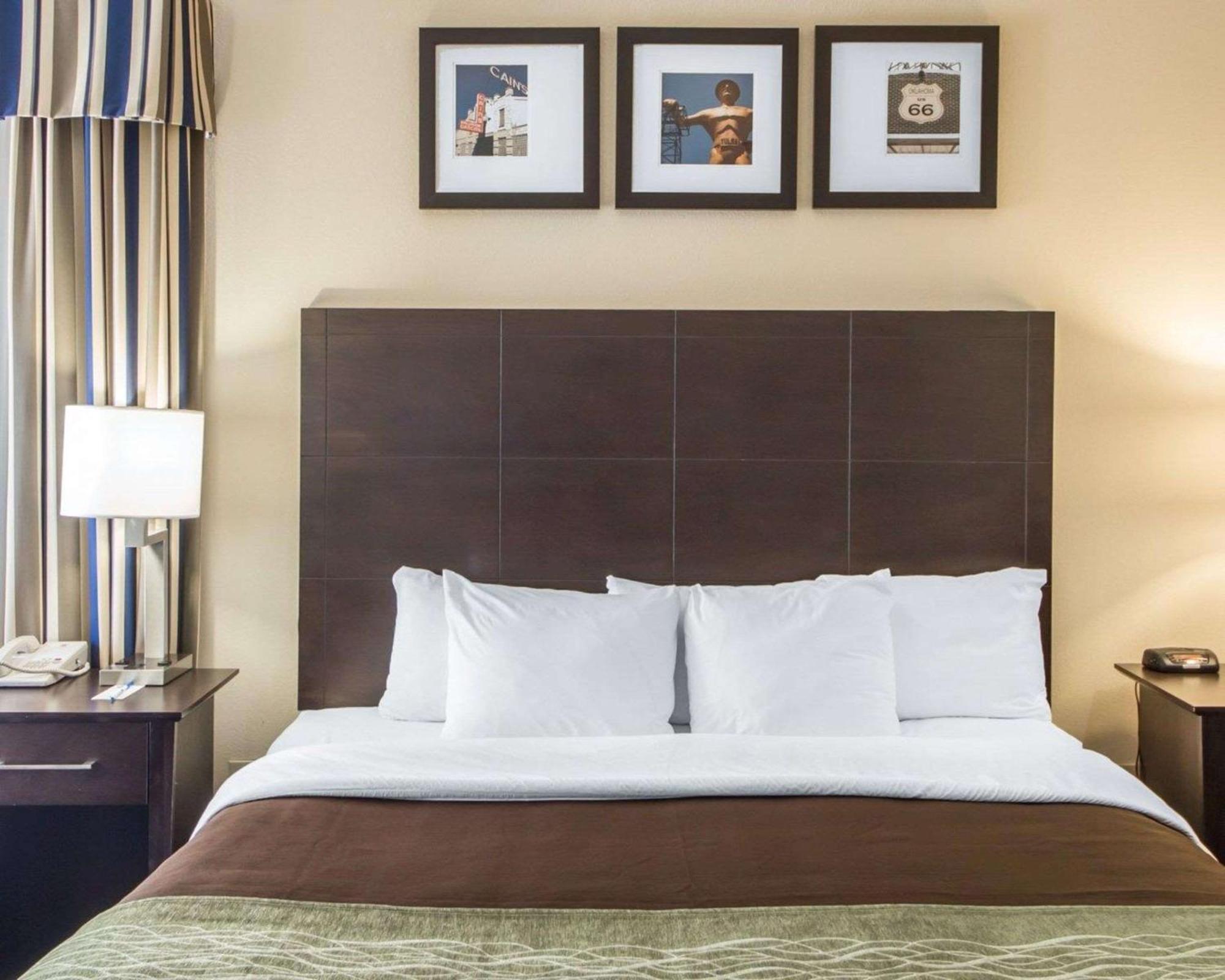 Quality Inn Tulsa-Downtown West Экстерьер фото