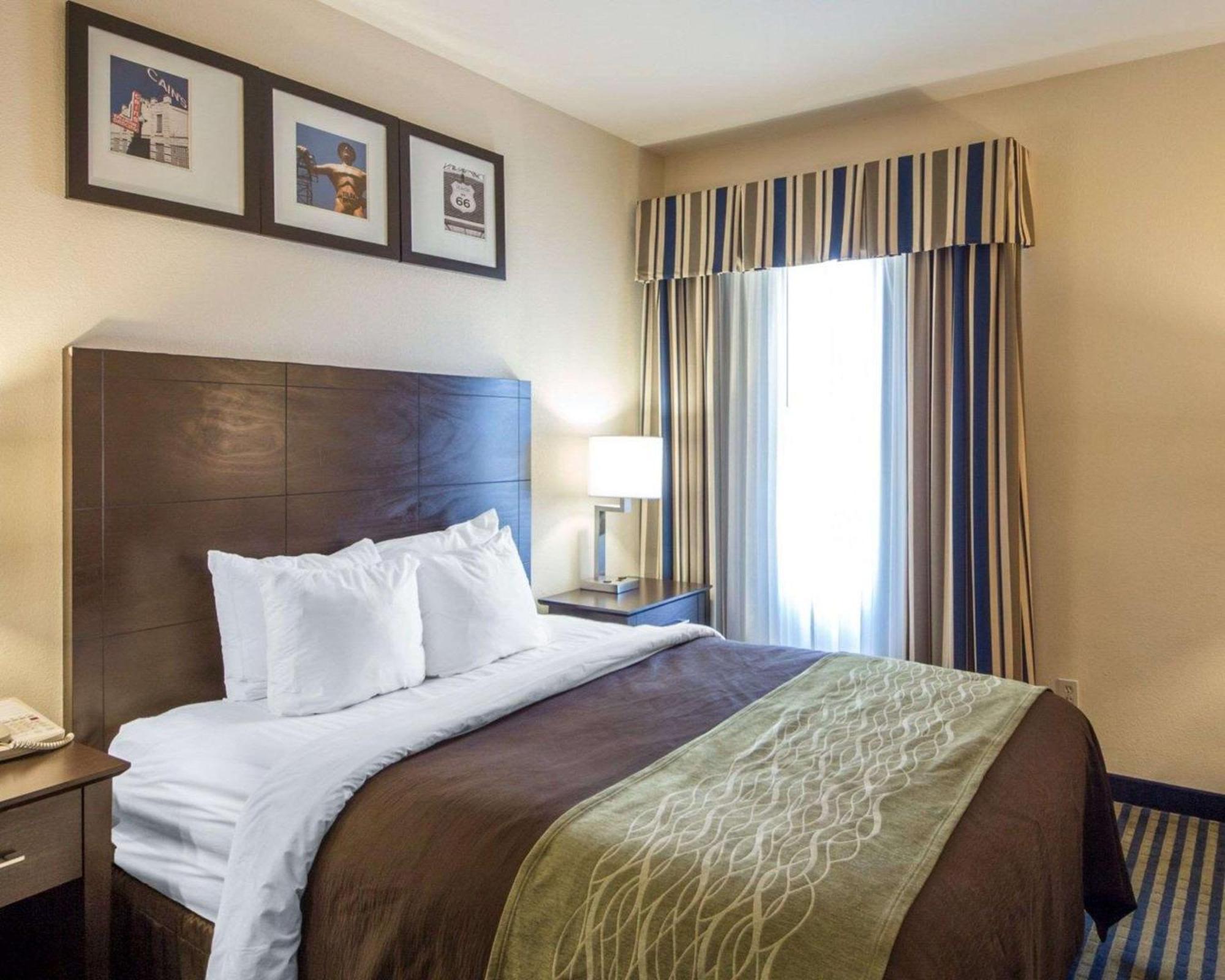 Quality Inn Tulsa-Downtown West Экстерьер фото