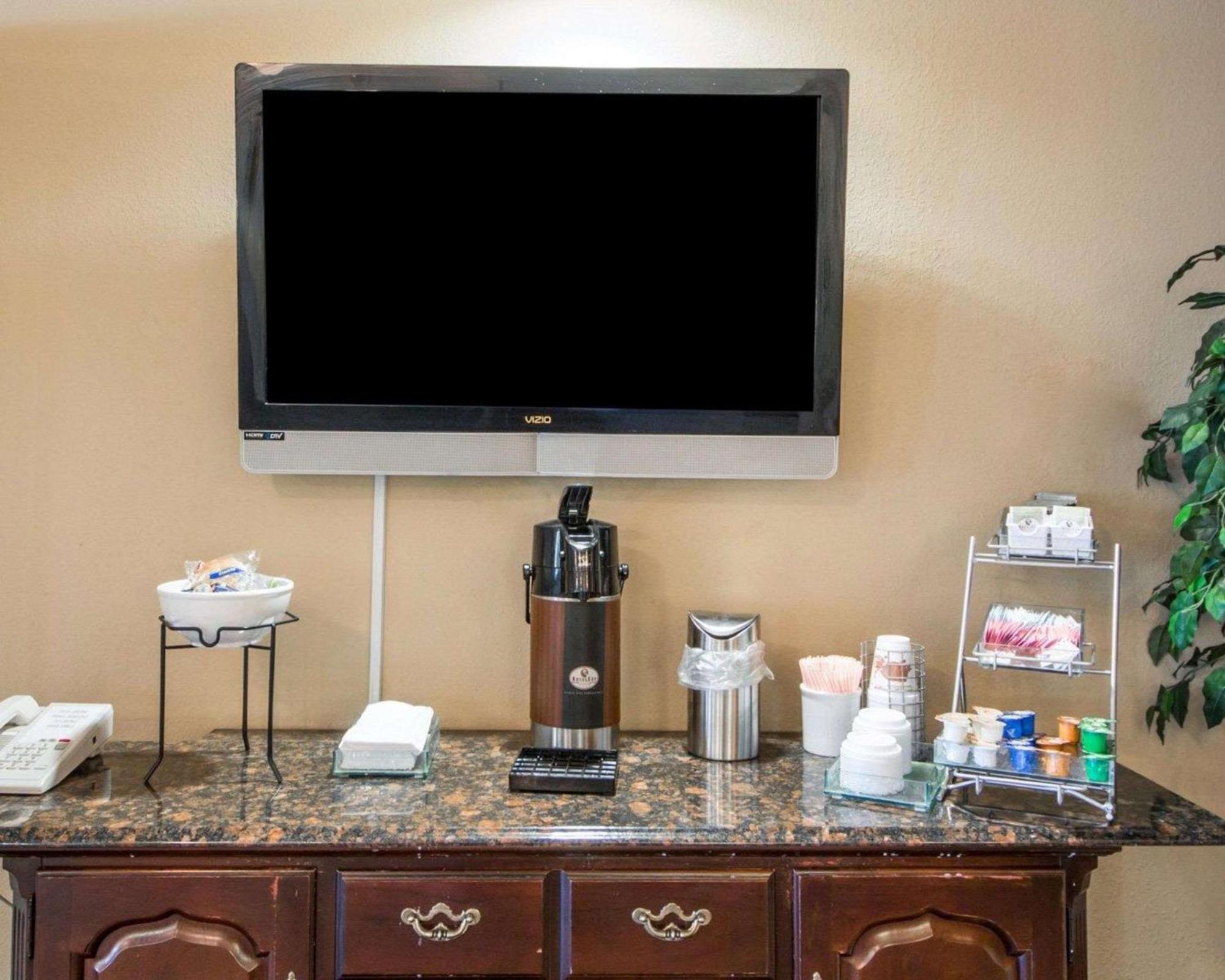Quality Inn Tulsa-Downtown West Экстерьер фото