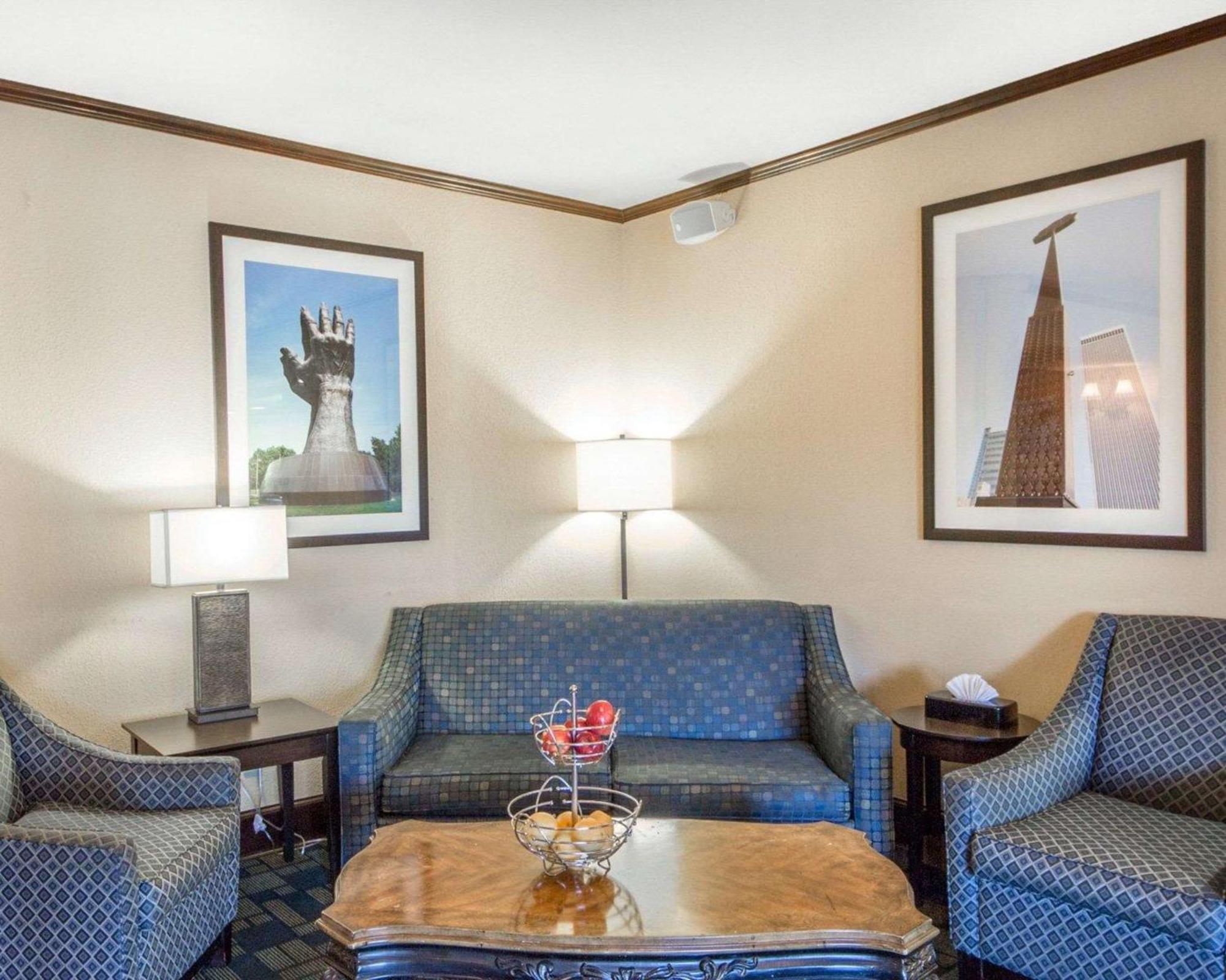 Quality Inn Tulsa-Downtown West Экстерьер фото