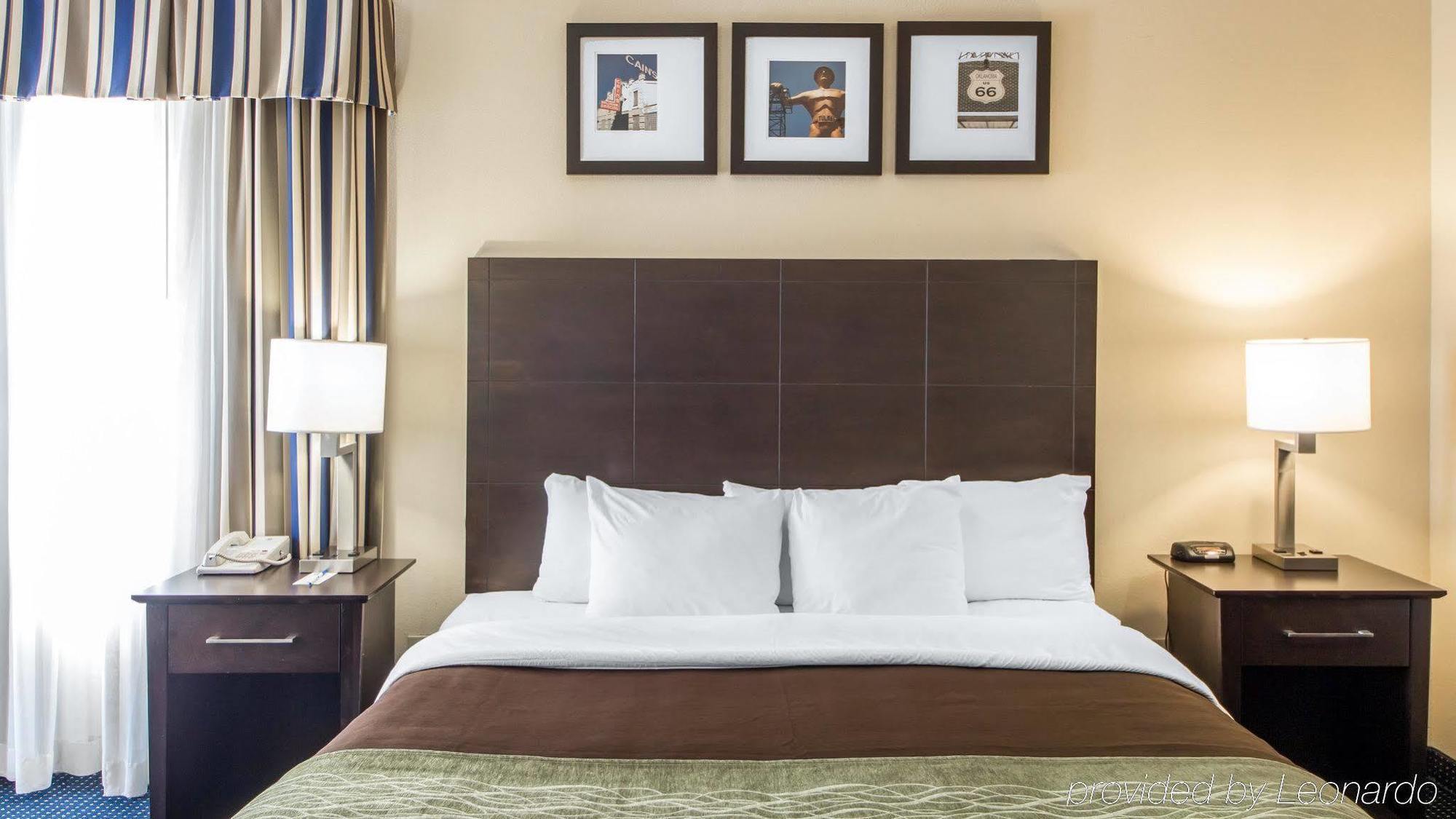 Quality Inn Tulsa-Downtown West Экстерьер фото