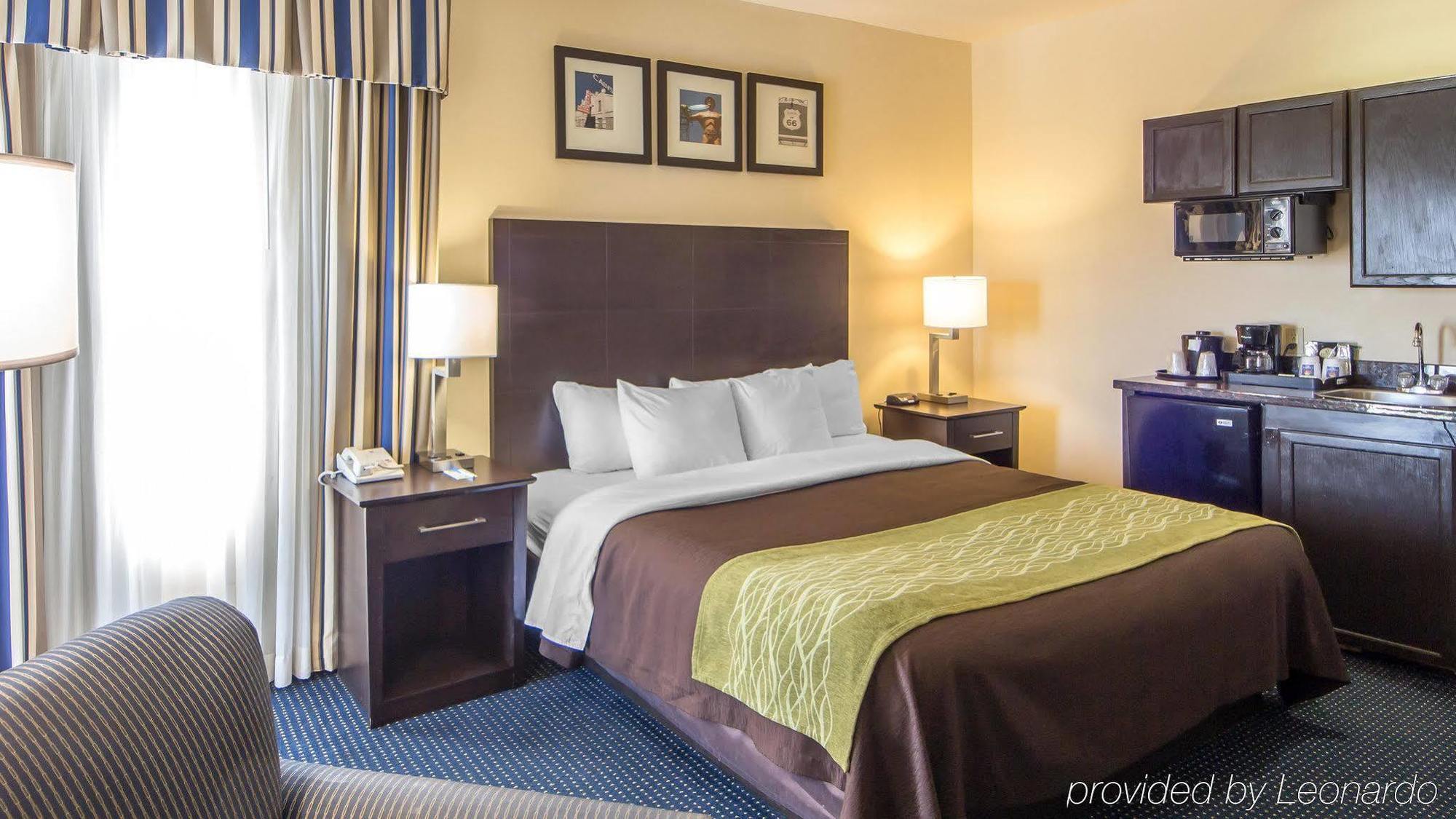 Quality Inn Tulsa-Downtown West Экстерьер фото