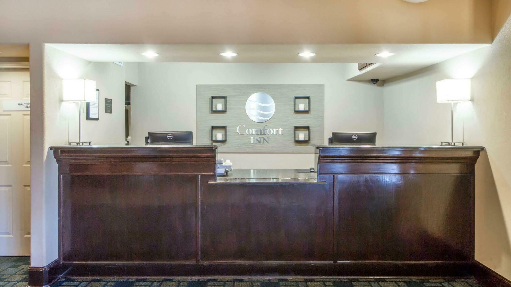 Quality Inn Tulsa-Downtown West Экстерьер фото